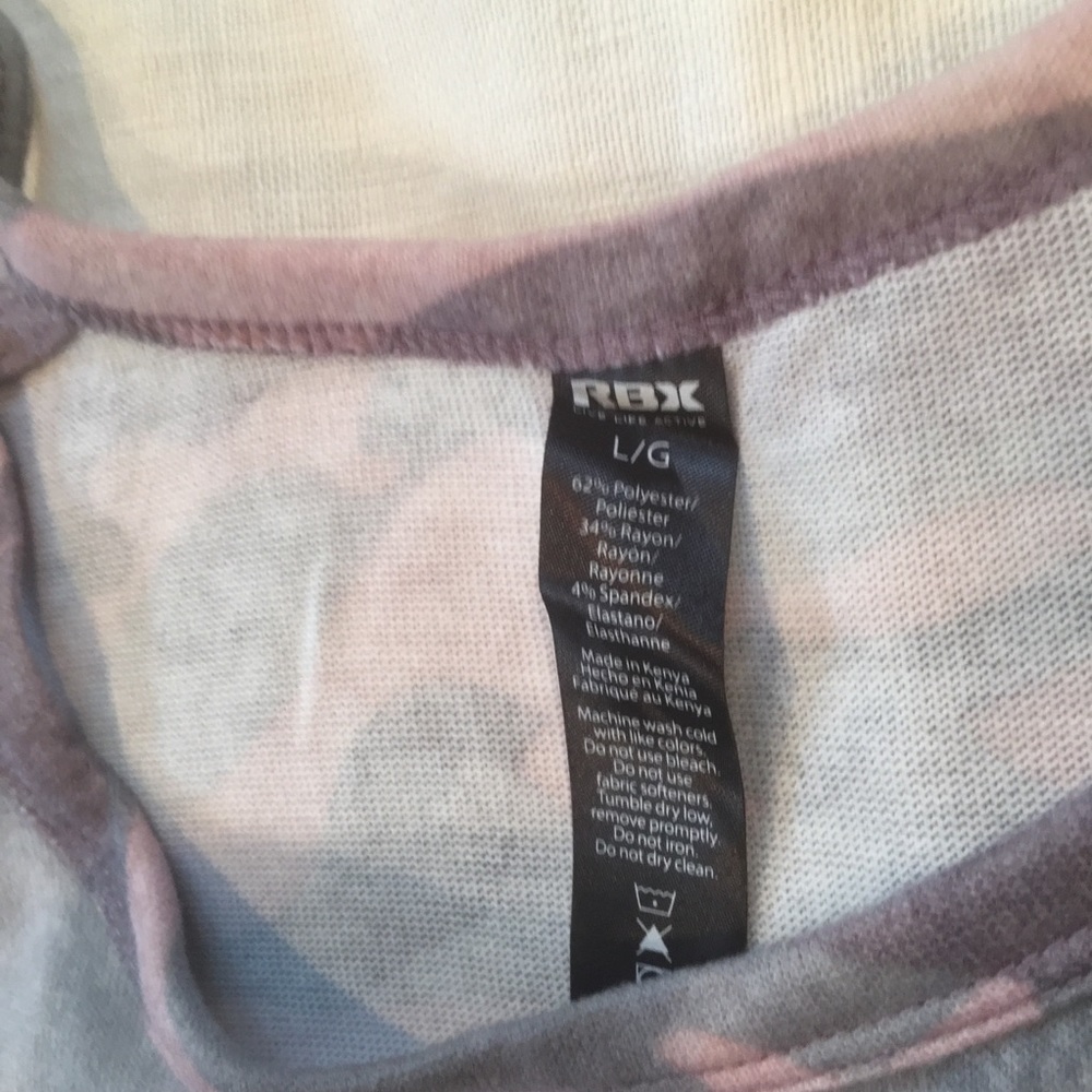 Reebok workout camo Top. So soft! Size L - Picture 3 of 4